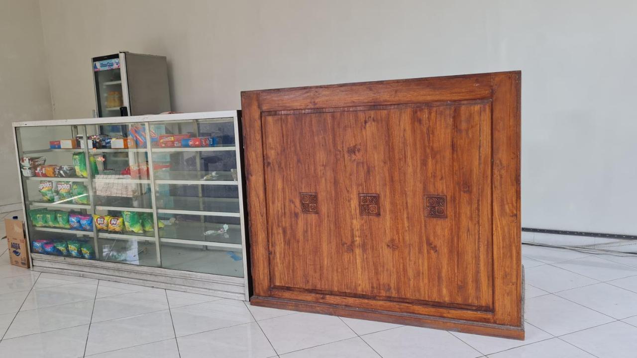 Oyo 90831 Hotel Gardenia Prambanan Solo Exteriör bild