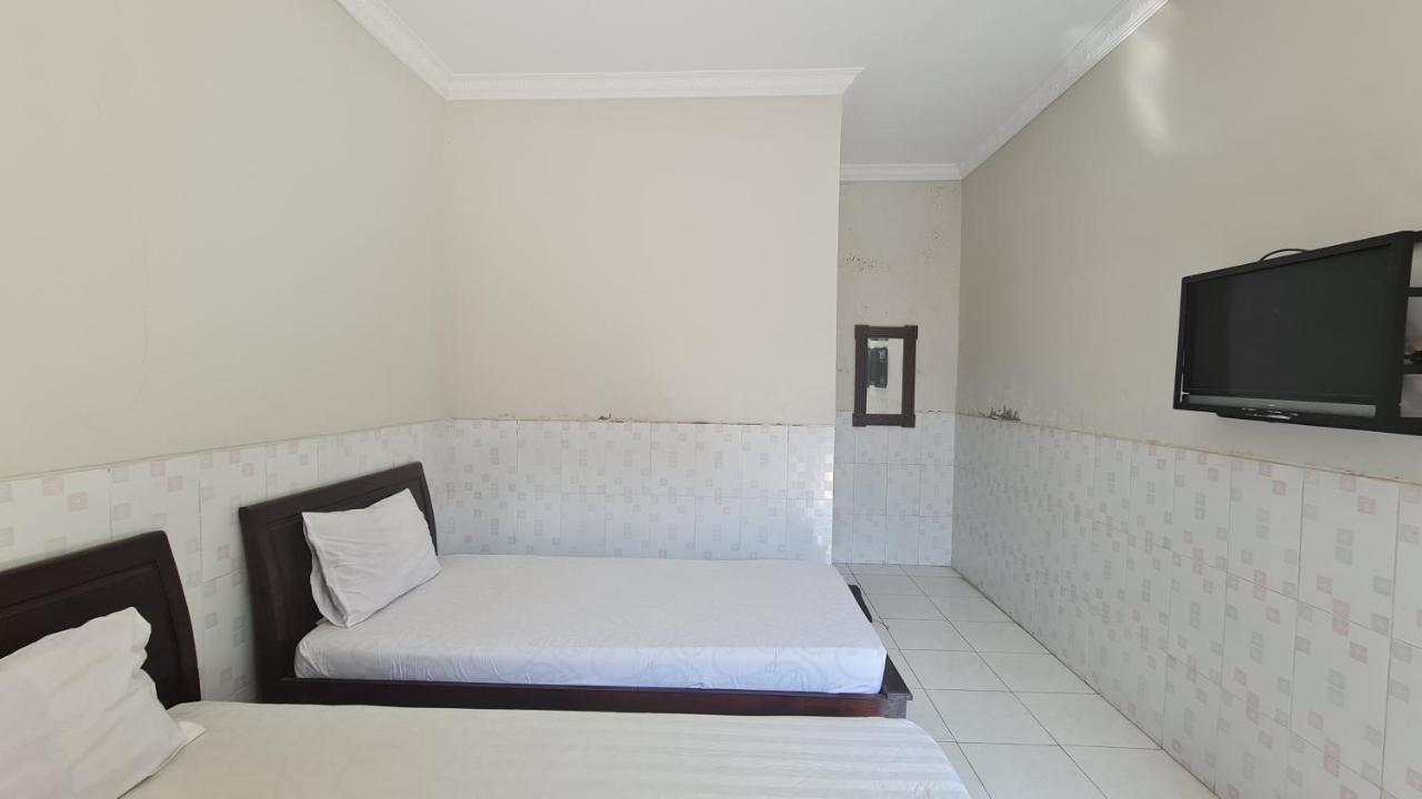 Oyo 90831 Hotel Gardenia Prambanan Solo Exteriör bild