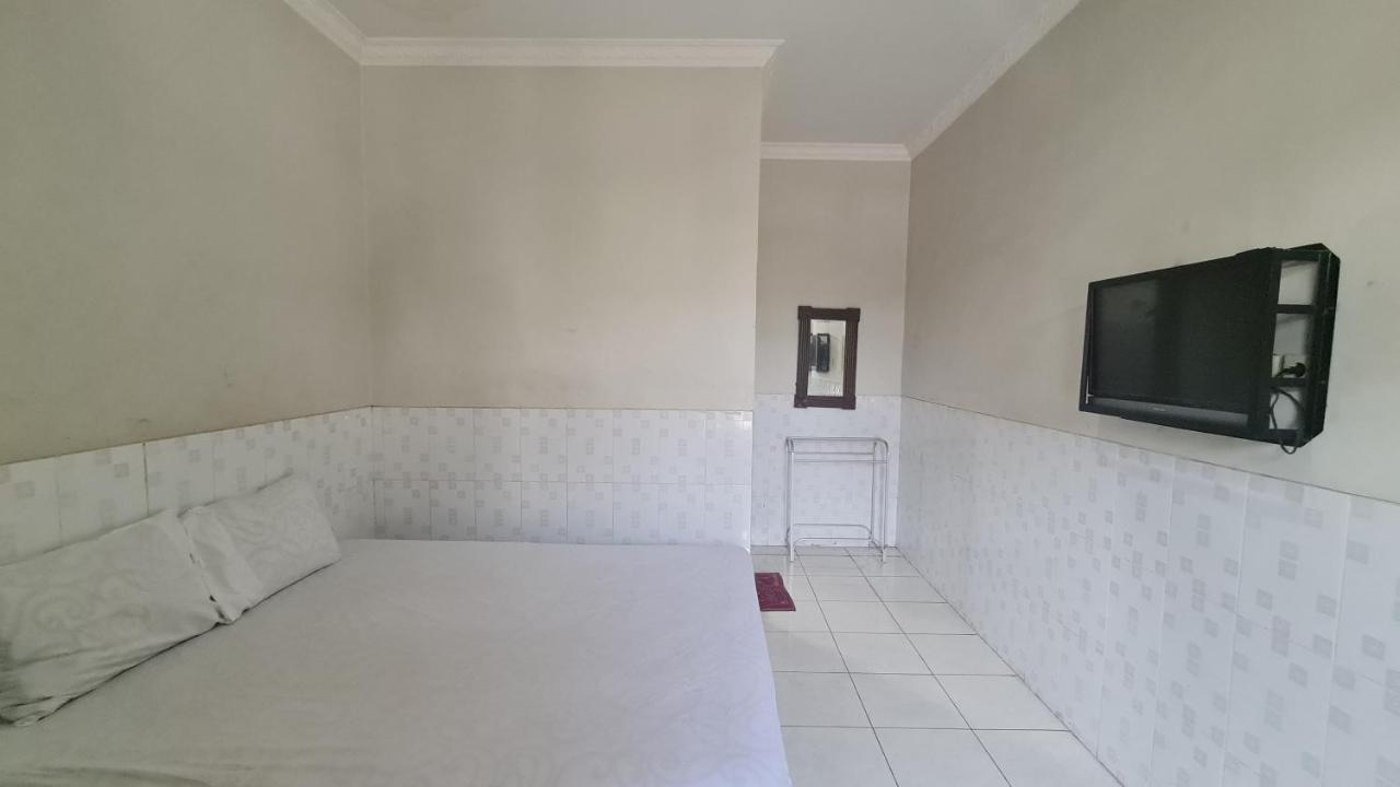 Oyo 90831 Hotel Gardenia Prambanan Solo Exteriör bild